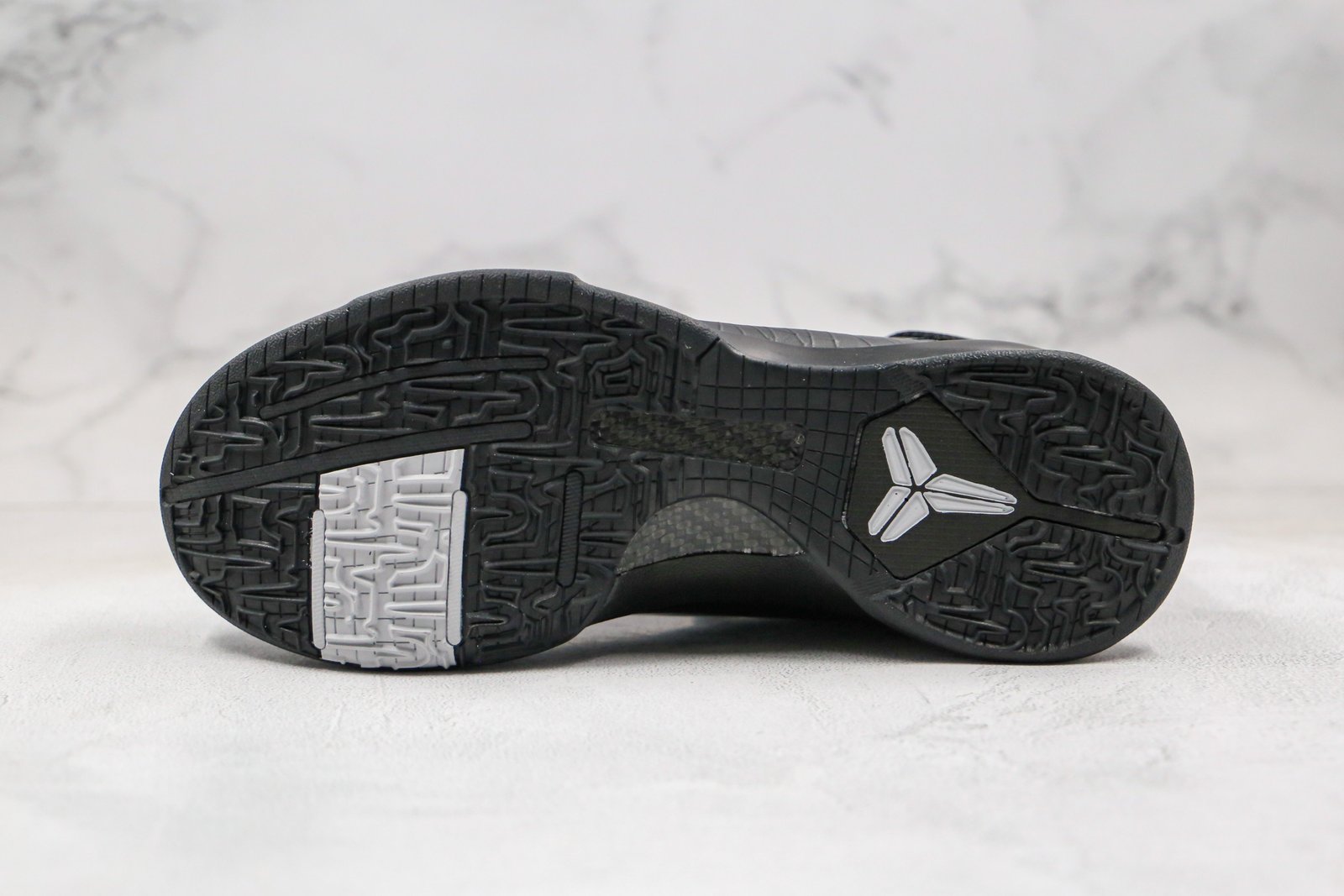 13FF0807-6106-78D5-8D94-80734169A12B