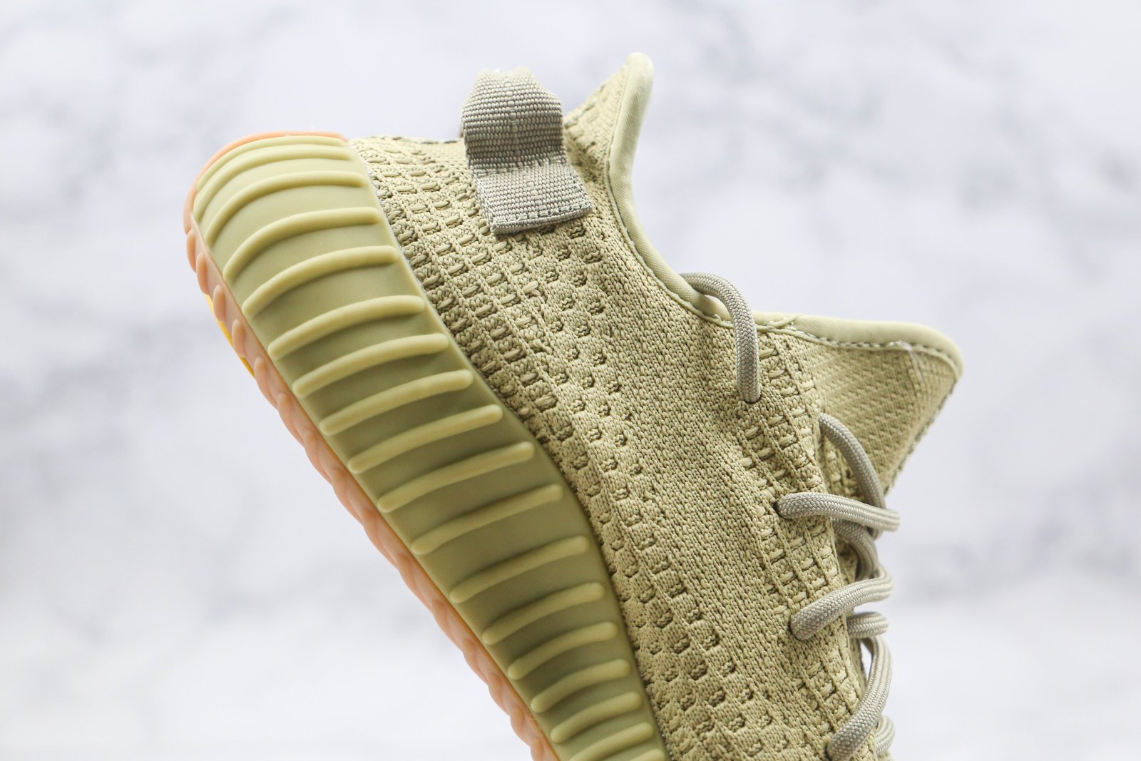 1A33B9E0-D78E-A819-A290-9EA0208BFAA4