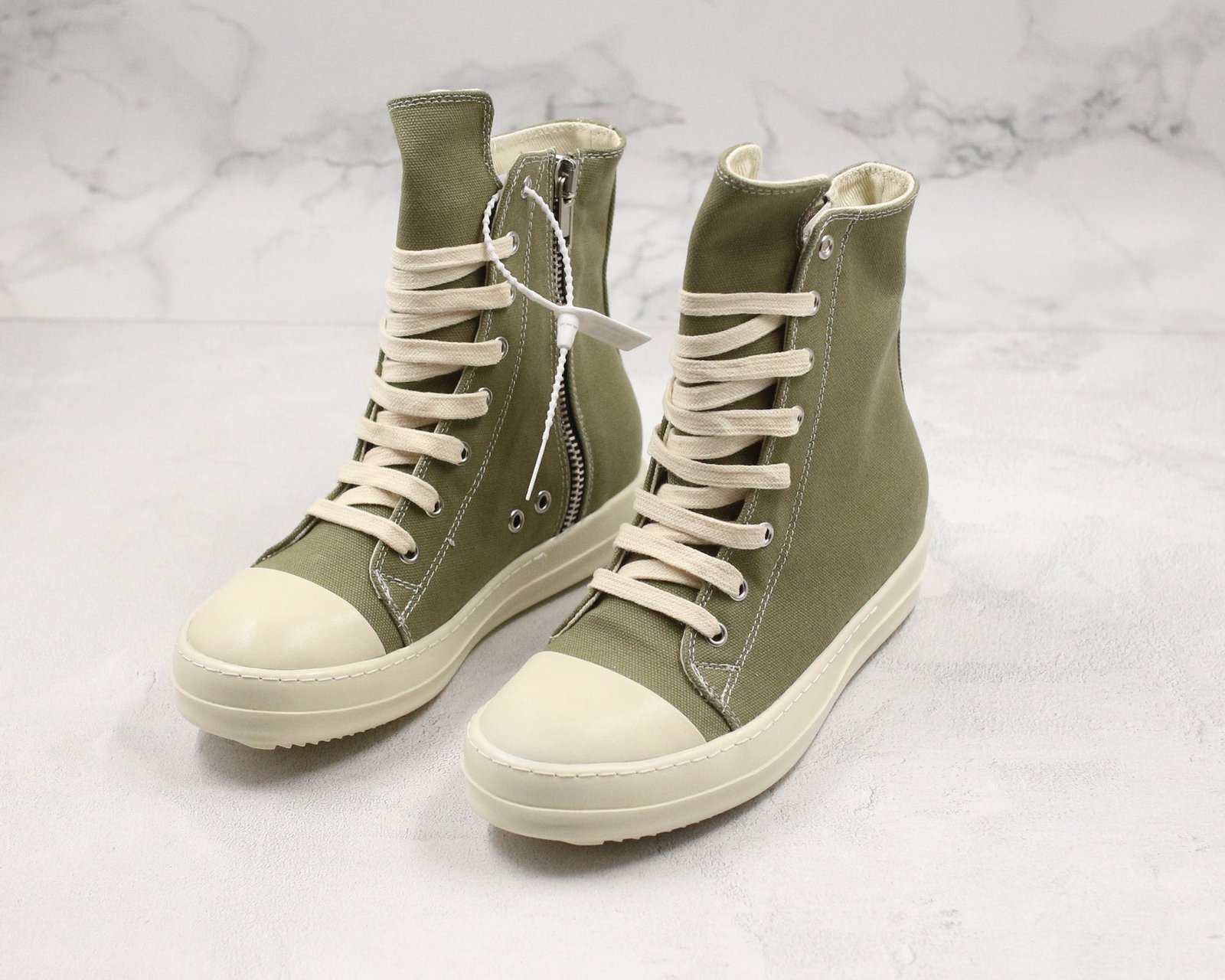 1DC920A0-6E14-ACEE-A998-699B6AEBCCDC