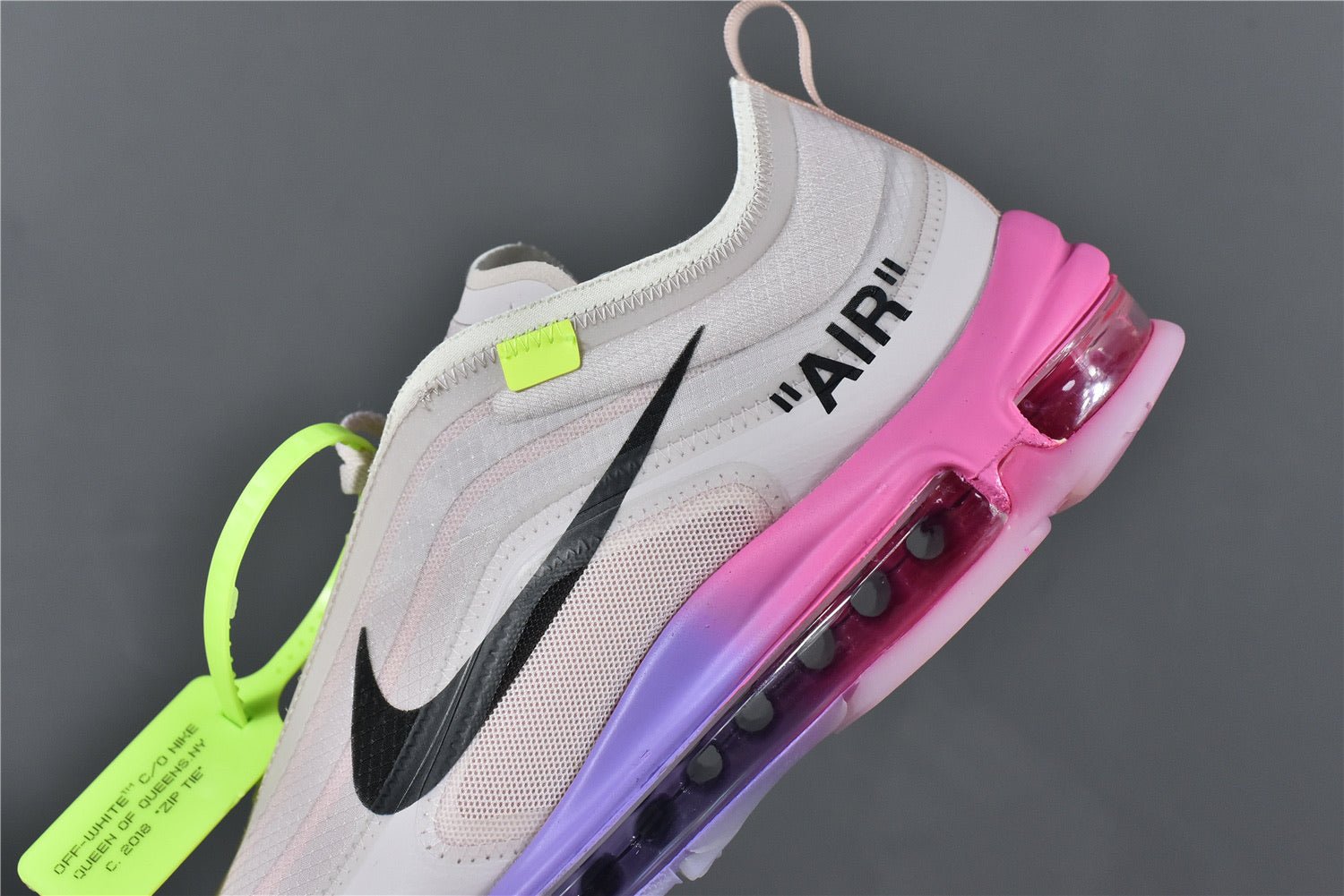 292BC546-4355-0D89-DEAC-539507611D9A