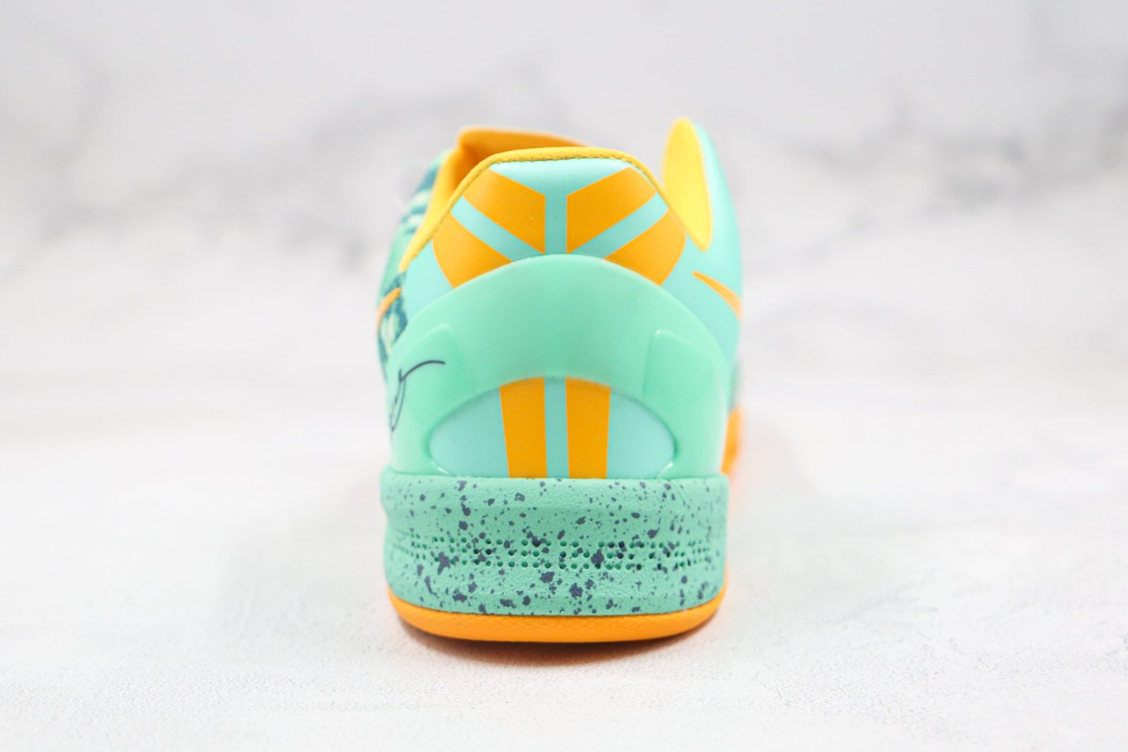 30693FBD-C4A4-1A70-CF08-47E192BED971