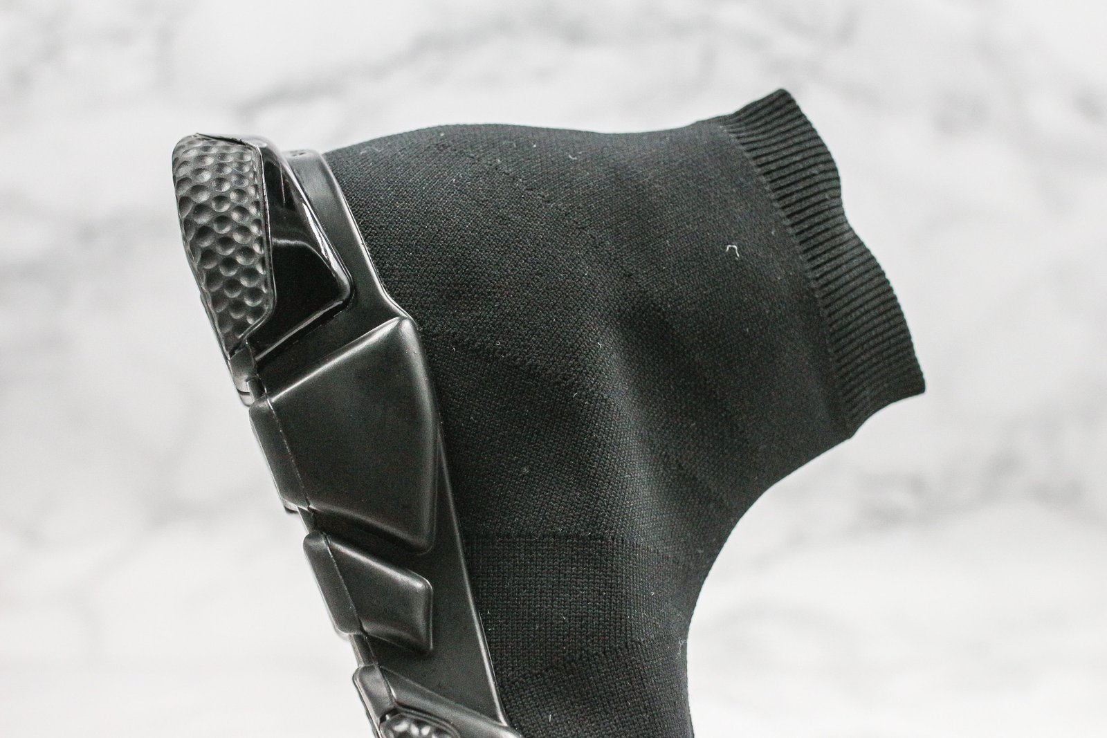 5F6B0CF0-8697-3B95-9016-EA9F31CCDF5D