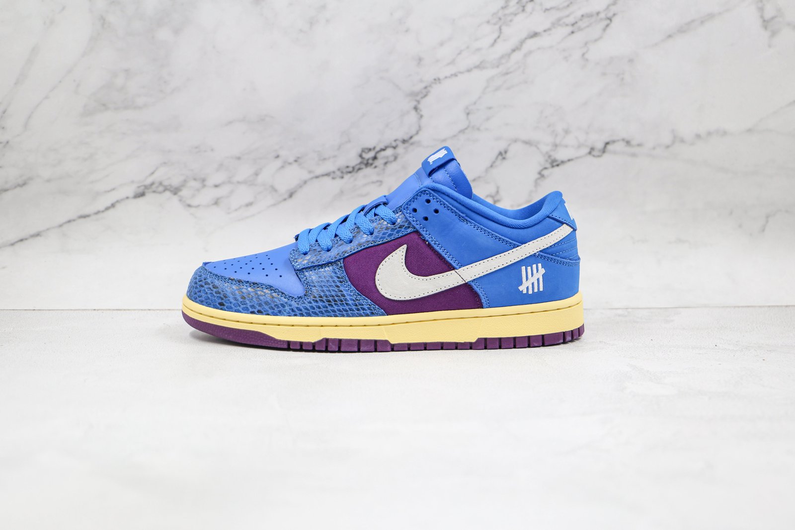 61DF0531-7A15-5260-8D1C-73B063B5160A