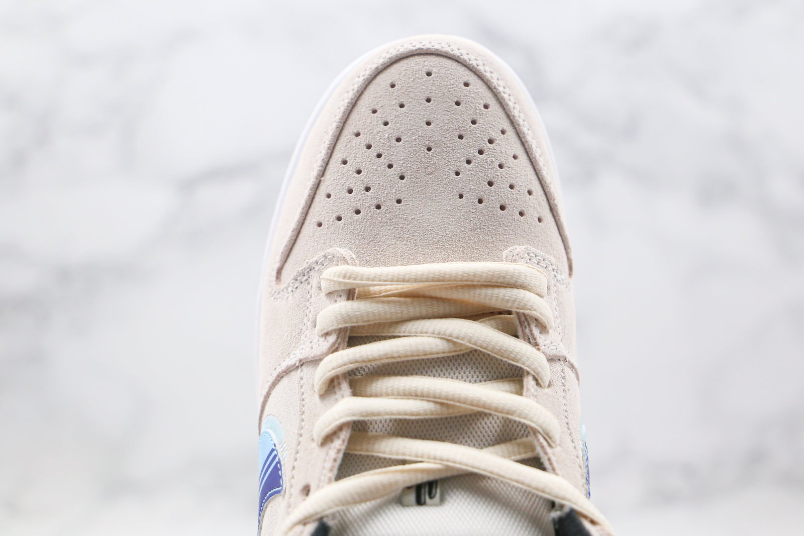 626537DF-F3EA-D321-CAE0-477C3AD879B6