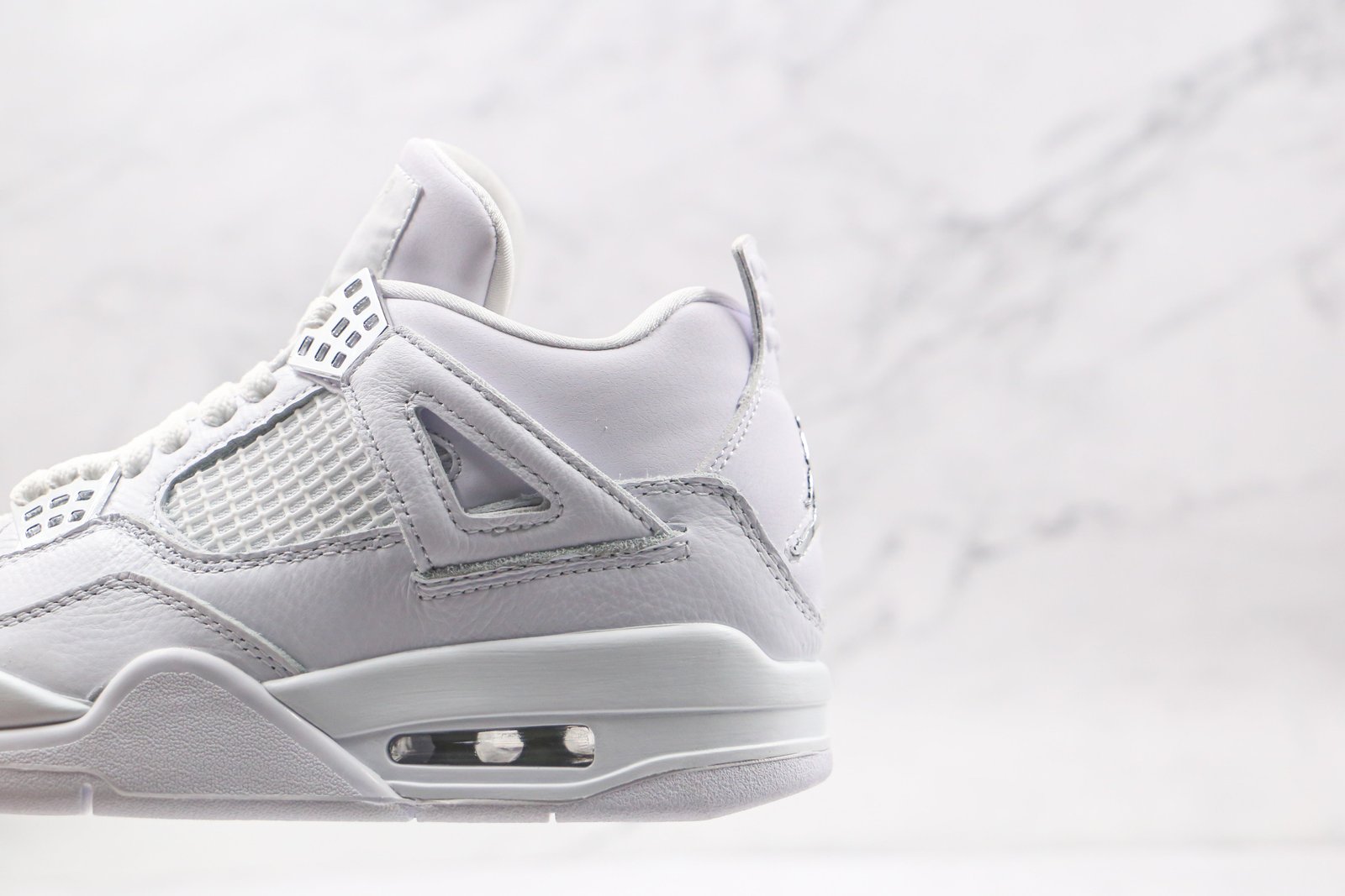 6C6EAB83-3772-F994-040A-47AB643358BB