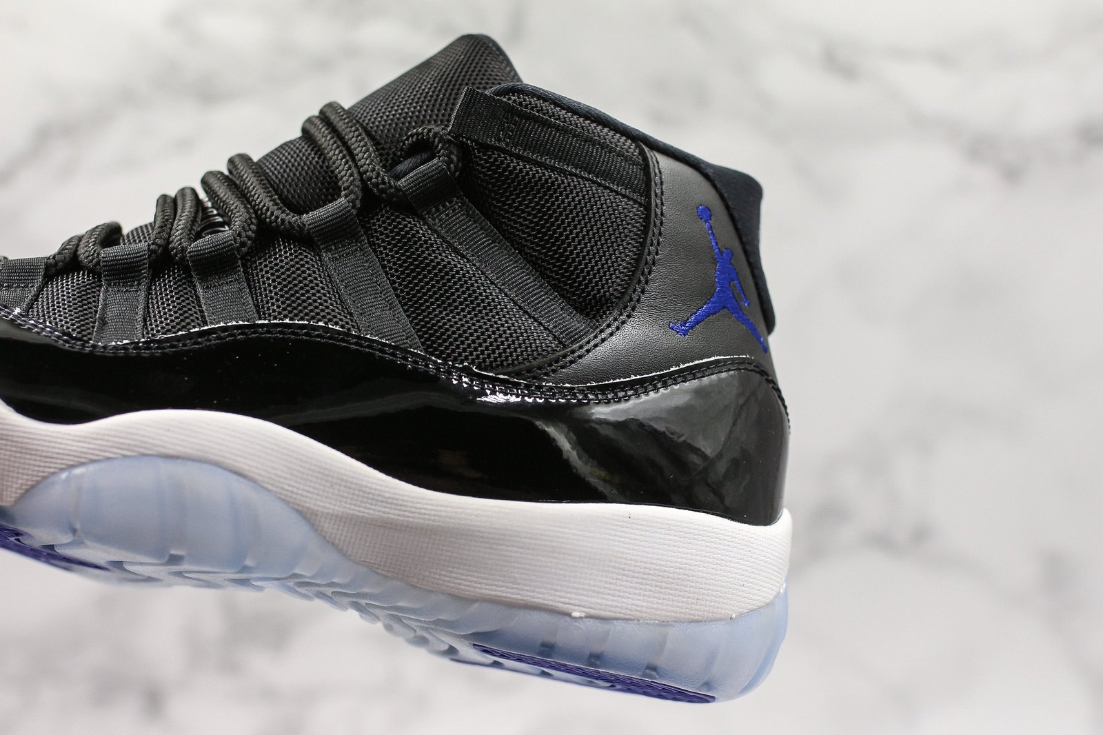 964D4C6E-1C66-5401-4259-578BED011B11