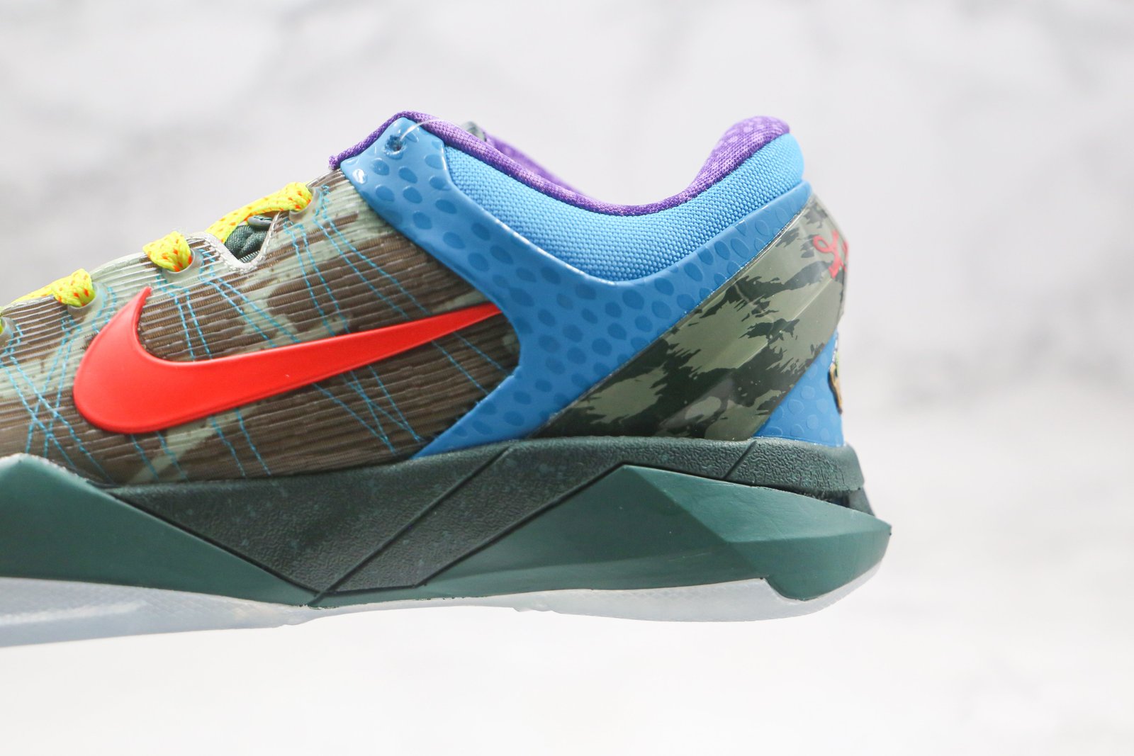 A9AC3507-D7DE-0F9C-D415-E9AB4C3758A4