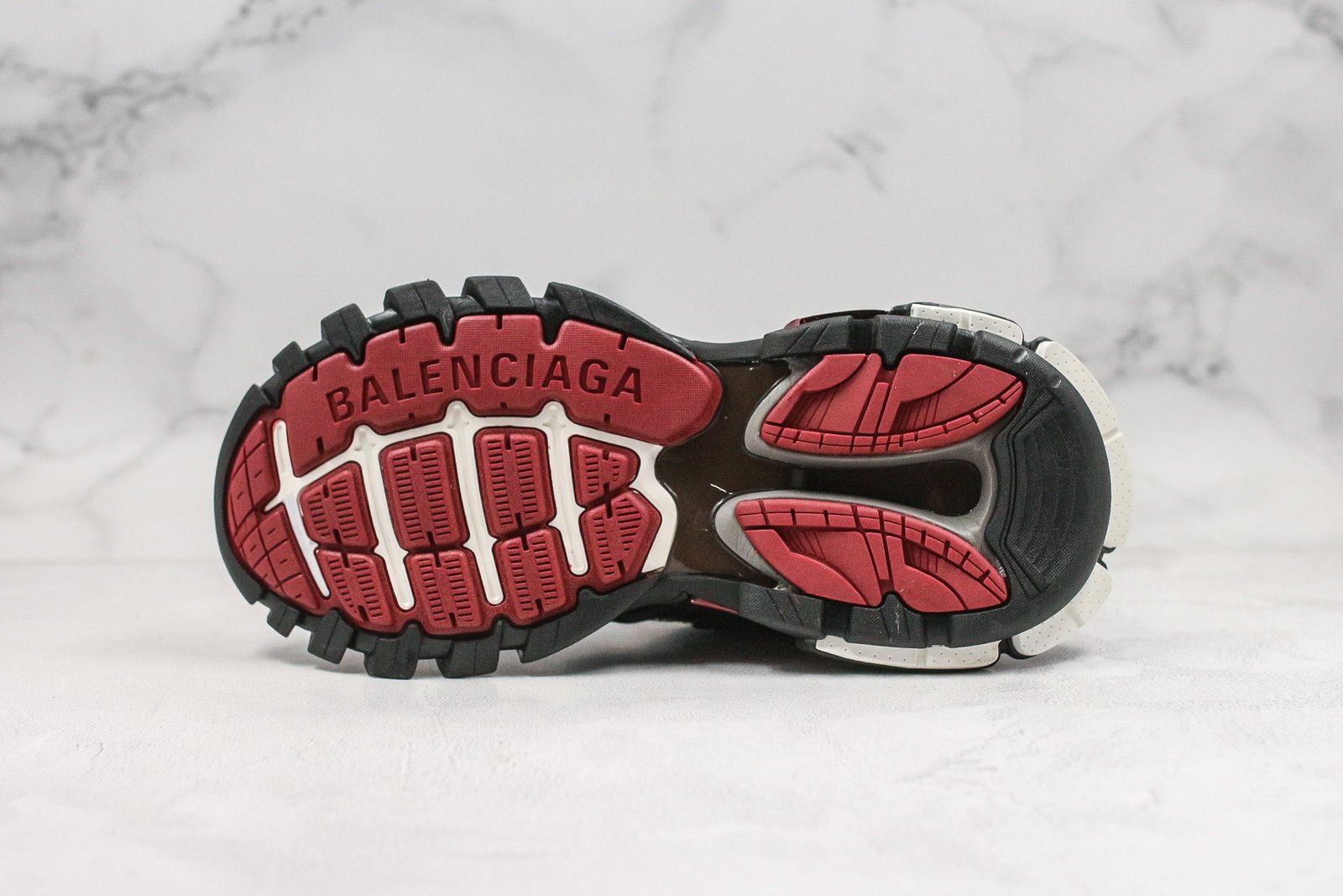 AB51DA13-9018-71A7-B3B5-25DD8C878697