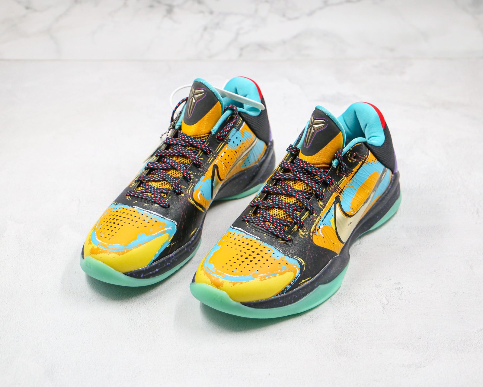 AD883681-4C71-E140-DE1B-C0F7639291A6