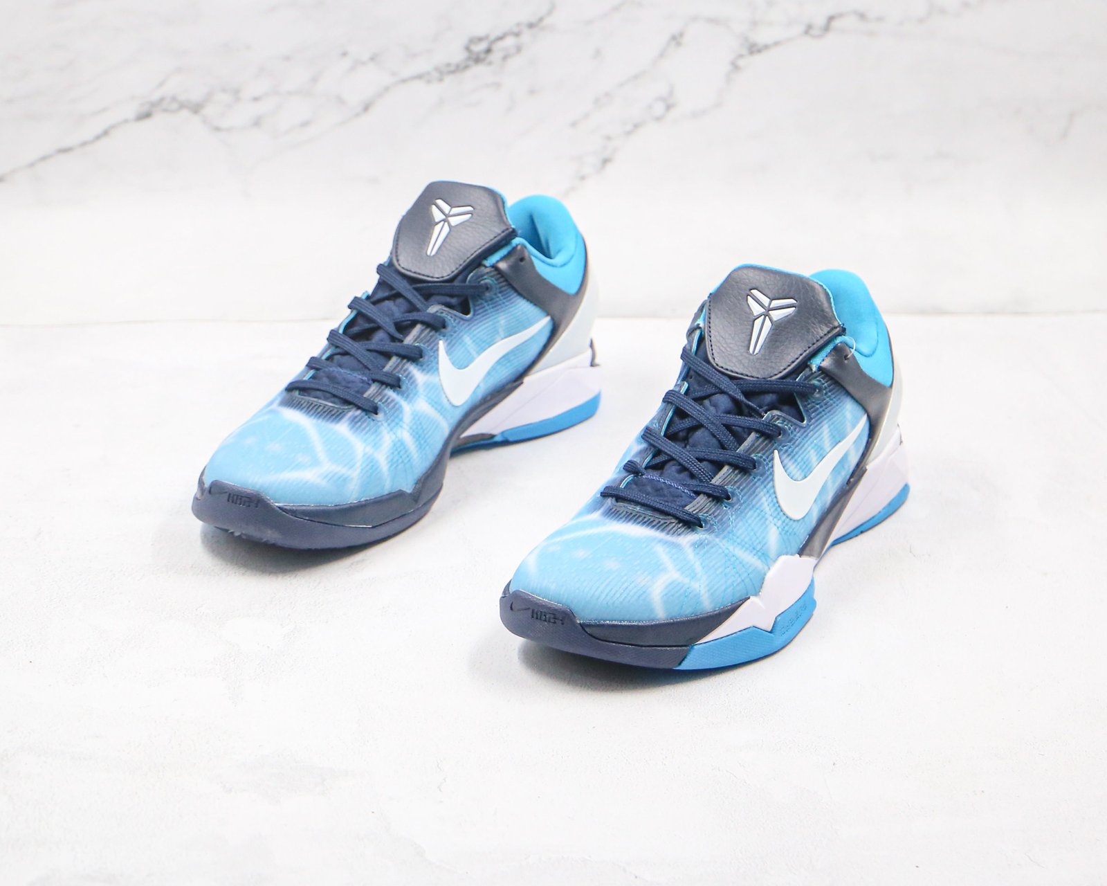 AE8AE1E5-AFAD-48A5-A7E8-DF1F0709D441