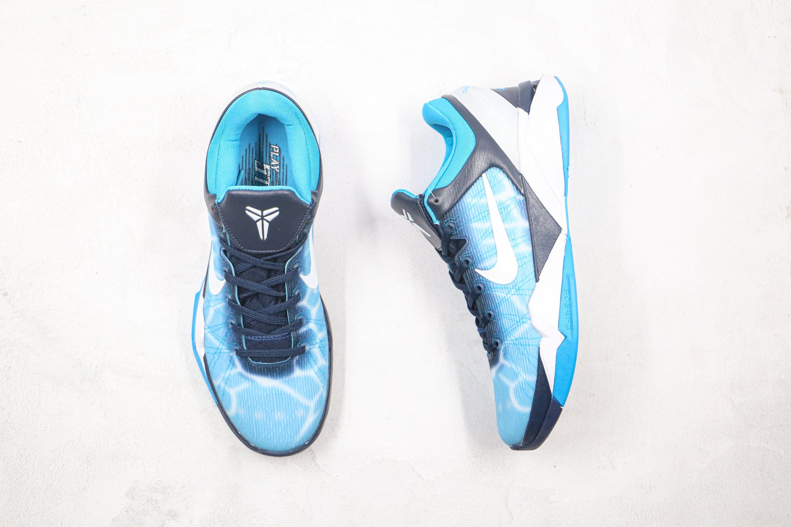 B00BF539-B6D8-B36B-7F2C-123AEA6458B6