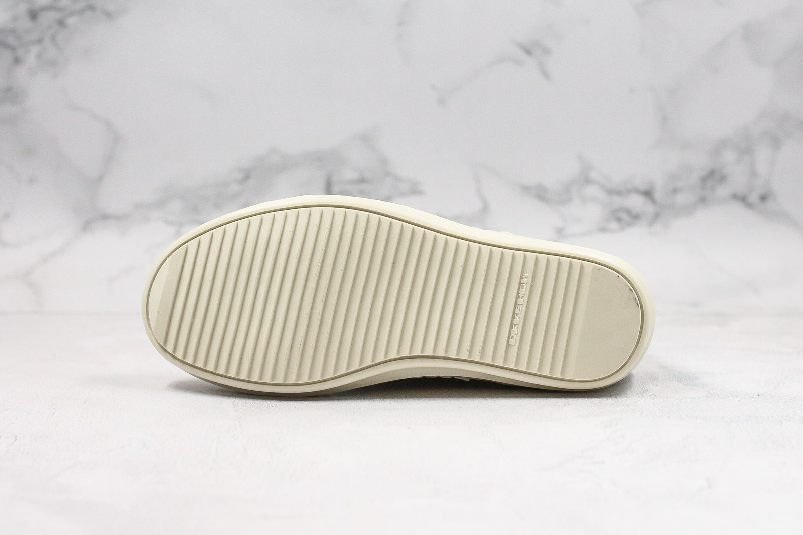 C559A53E-ABD3-8F8B-3B99-B6F11C760482