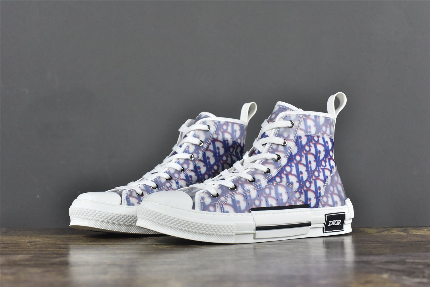 CB8B66C8-472E-835B-175D-F4F7C093C5FC