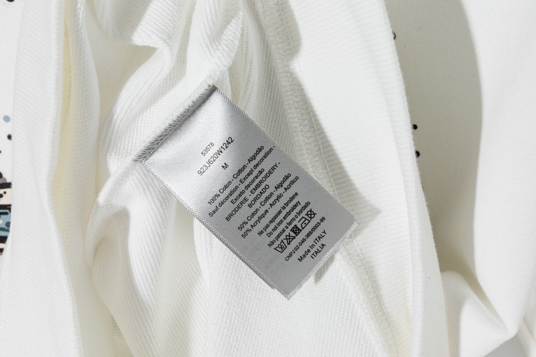 CDE41357-AC5B-607E-852C-E06A4B025412