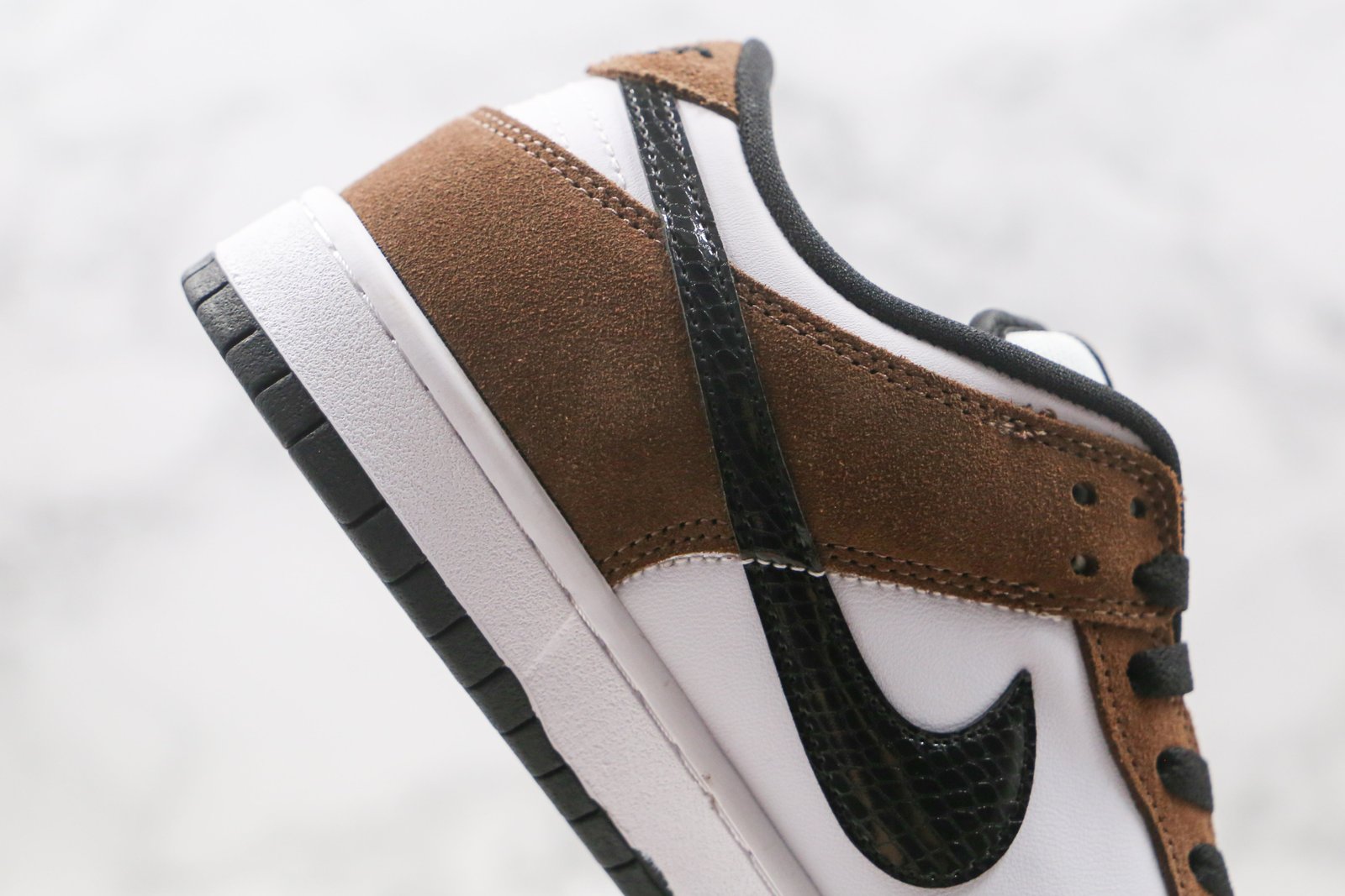 DA22BAF5-49CB-BE89-1DB0-B129C8180862