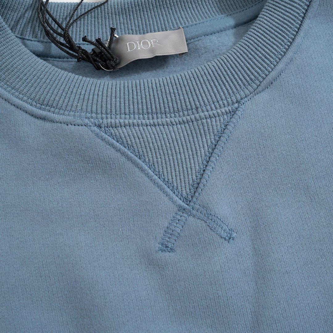 DB2D35F4-8698-A3D4-DD1C-33C26EBABF71