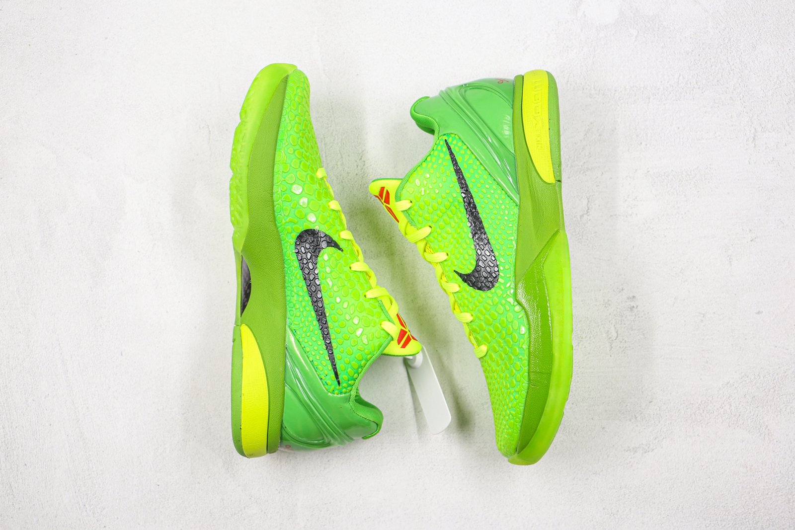 DB95EF49-2E53-8AE5-1B28-4B5FE66C72F9