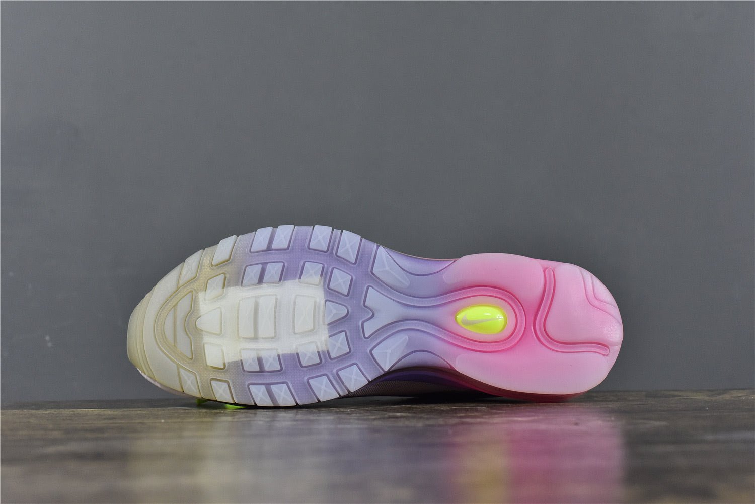 E52C1735-D8F9-BA20-9586-2A8A3A2C9B4F