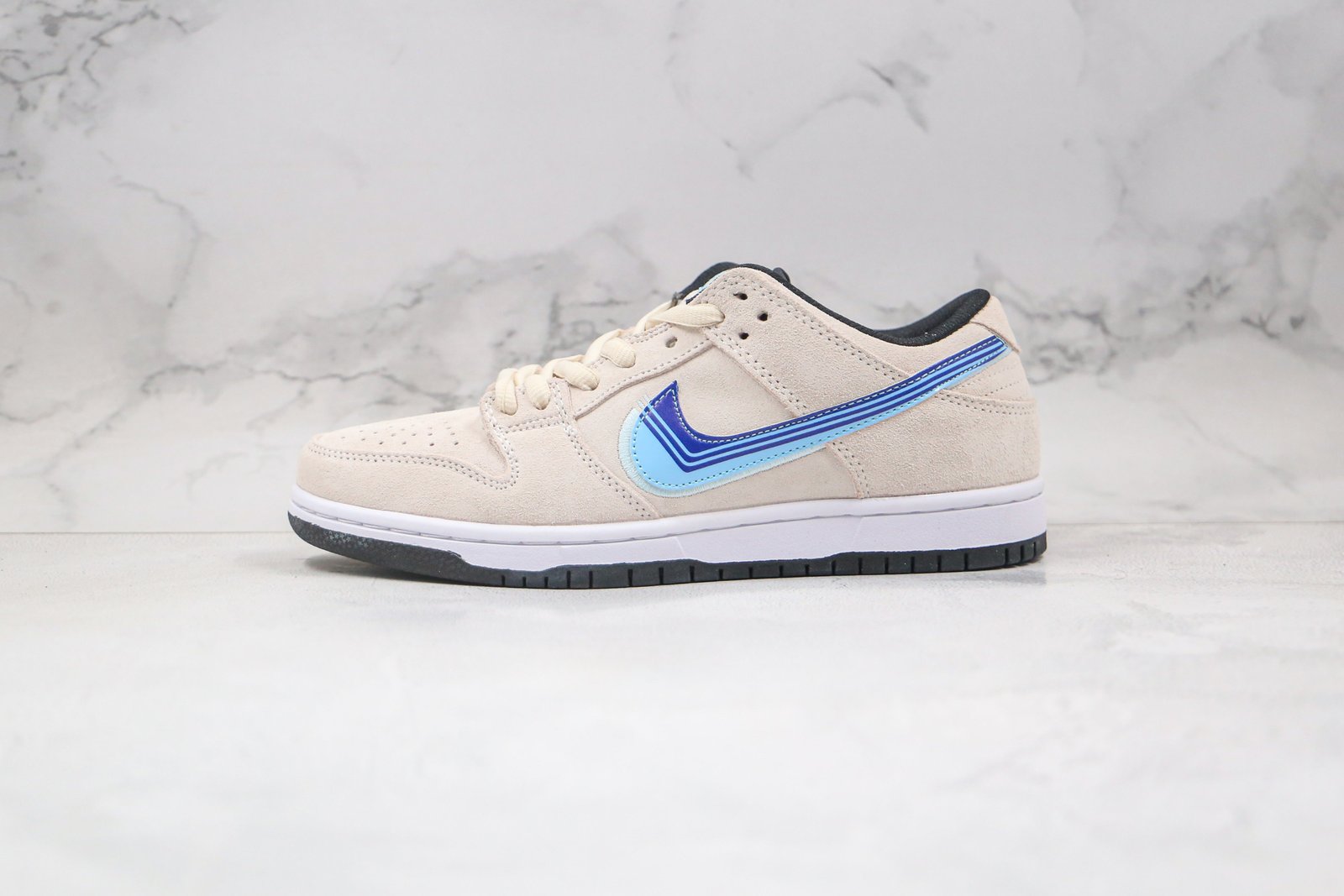 E7AD61C2-751F-EBBB-C02F-023FCC51EC9B