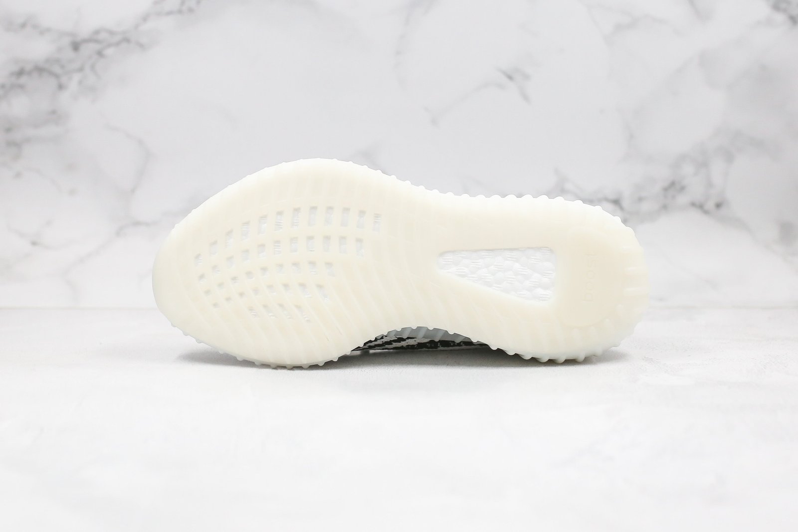 E8032719-8DA3-AE9B-0C06-7995402452BF