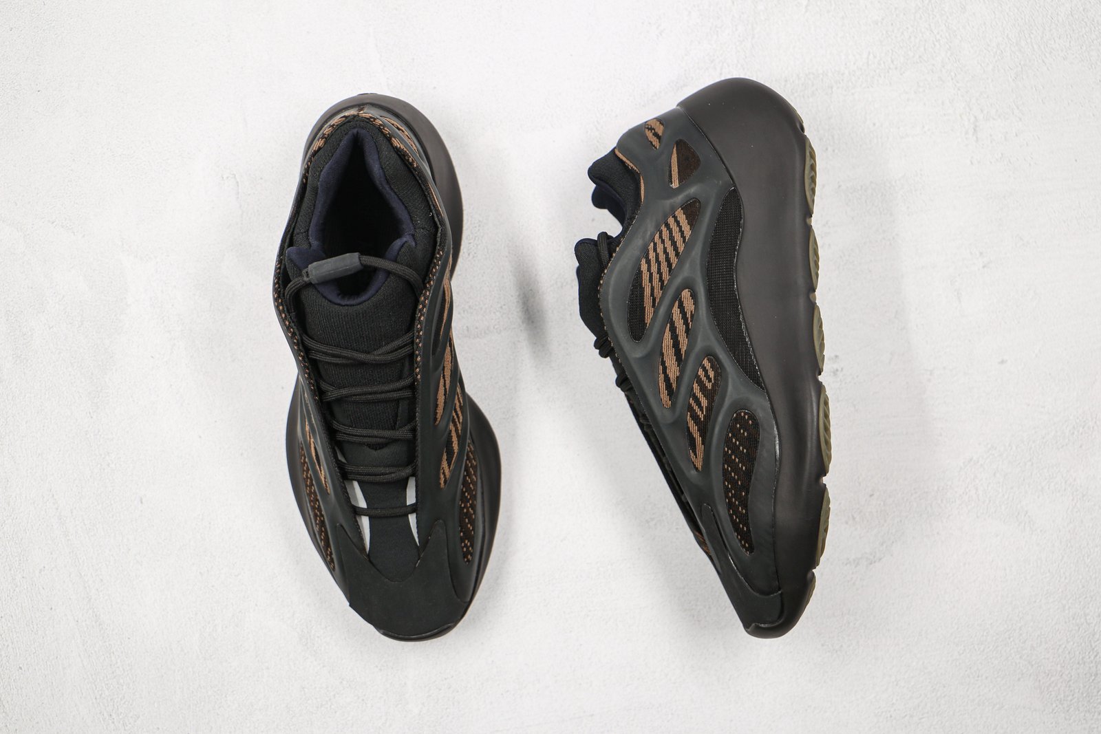 F6358A1A-B51B-A4C9-CF1F-F24CD273F1B3