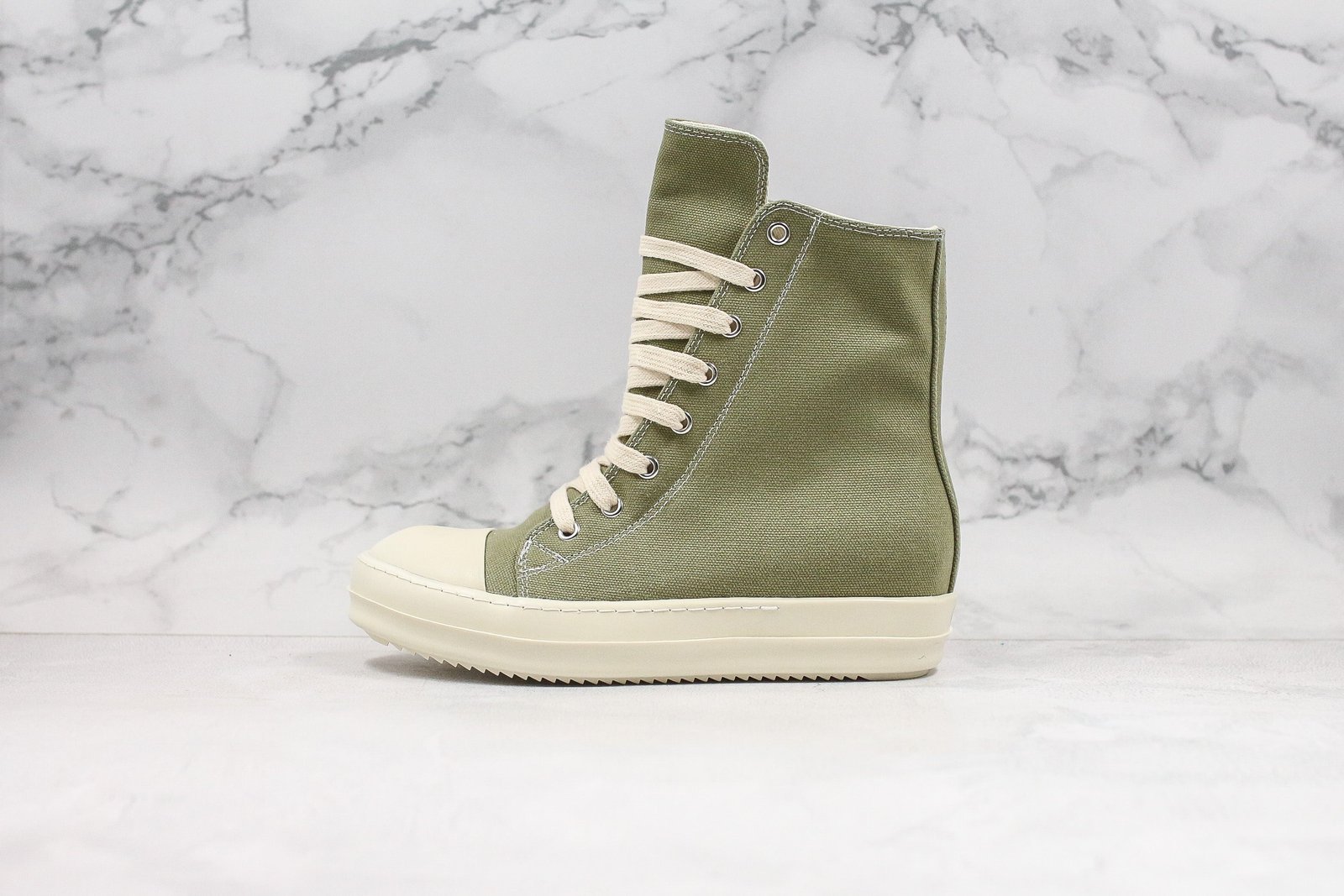 F722F63A-B365-D65F-8148-5548C372065F